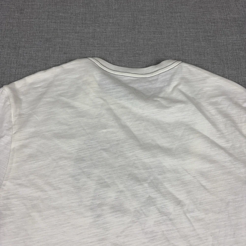 Banana Republic Shirt Mens M White Elephant Graphic Tee Tagless Cotton Jersey